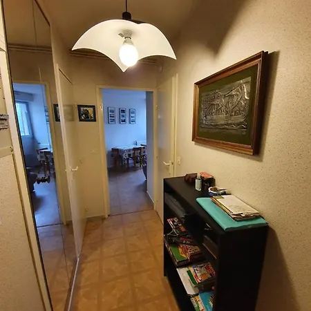 Apartment Flat With Swimming Pool Direct Access To Sea