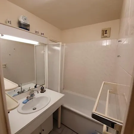 Flat With Swimming Pool Direct Access To Sea Apartment