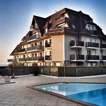 Flat With Swimming Pool Direct Access To Sea Cabourg